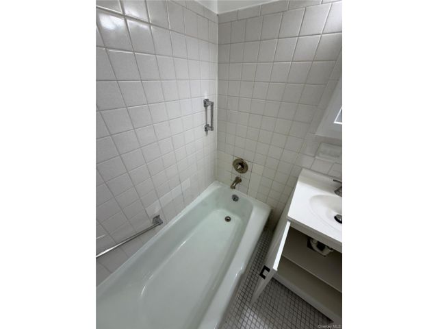 [PHOTO]