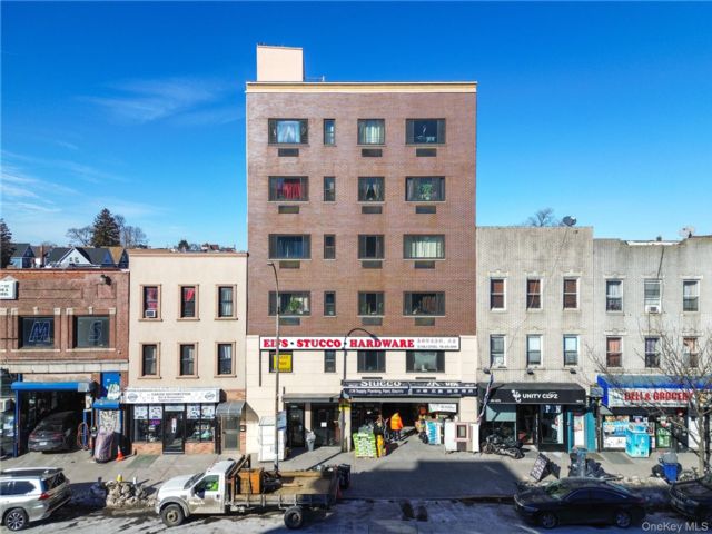  2 BR,  2.00 BTH &nbsp;Other style home in Corona