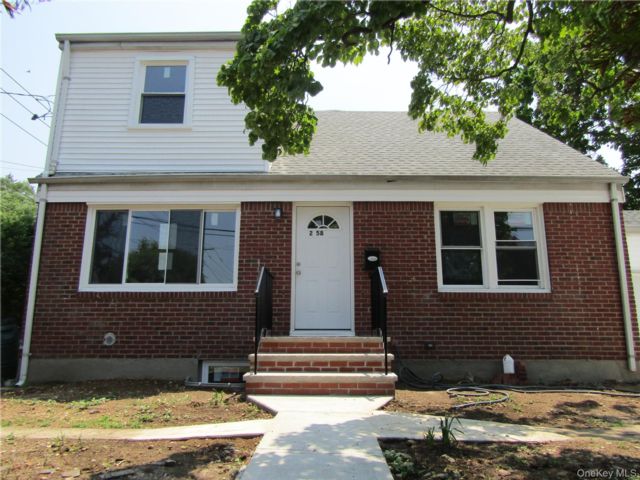  5 BR,  3.00 BTH &nbsp;A-frame style home in Hempstead