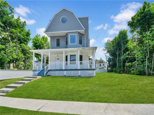  9 BR,  4.00 BTH &nbsp;House style home in Yonkers