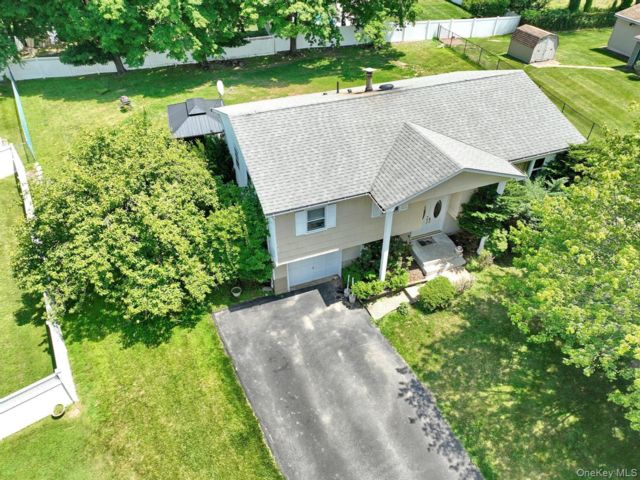  5 BR,  3.00 BTH &nbsp;Hi ranch style home in Thiells