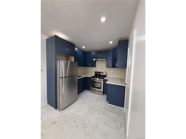  4 BR,  1.00 BTH &nbsp;Other style home in Wakefield