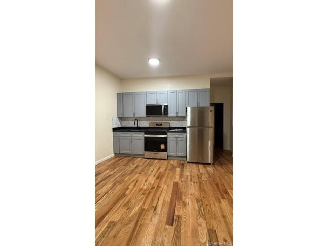  4 BR,  1.00 BTH &nbsp;House style home in East New York