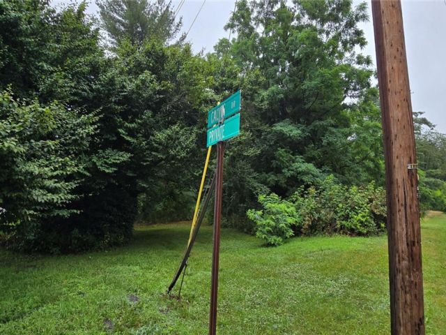 Lot <b>Size:</b>  &nbsp;House style home in Marlboro