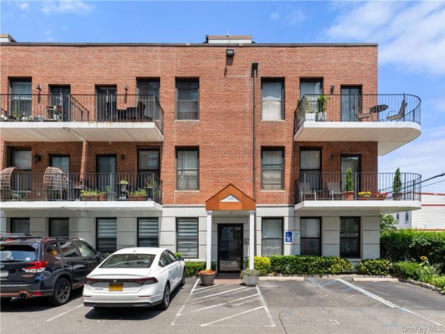 [Glendale Real Estate, listing number 7307590]