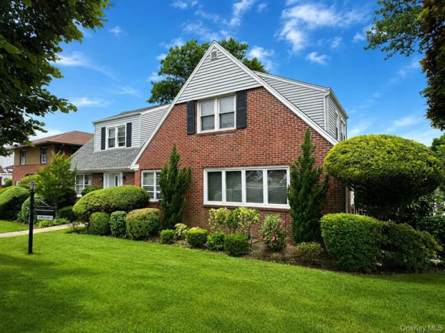 Studio,  0.00 BTH &nbsp;House style home in Oakland Gardens