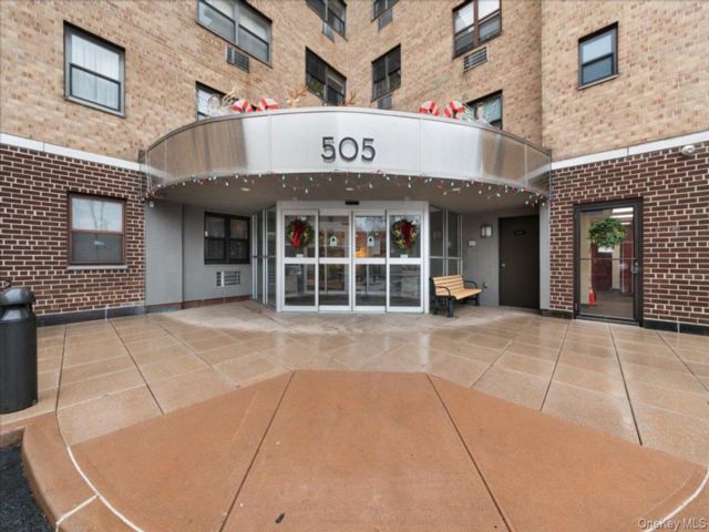 [White Plains Real Estate, listing number 7307613]