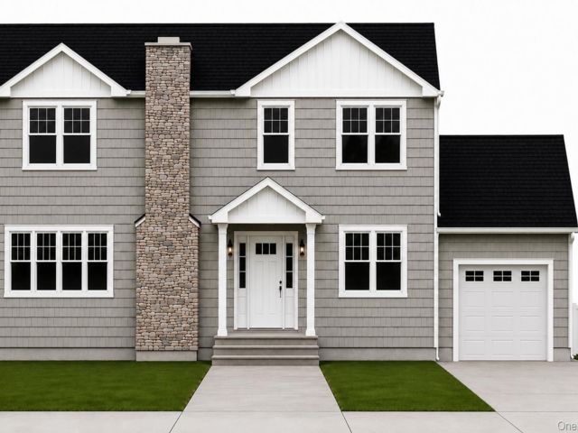 4 BR,  3.00 BTH &nbsp;Colonial style home in Wantagh