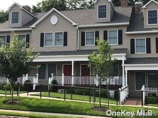  2 BR,  3.00 BTH &nbsp;House style home in Huntington