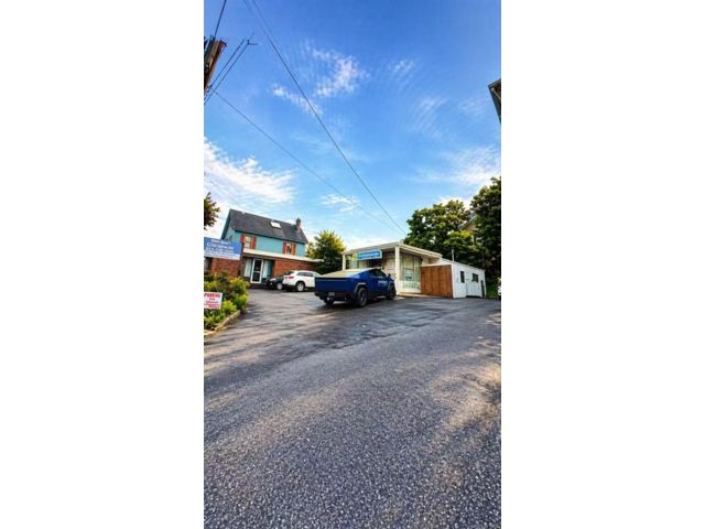 [PHOTO]