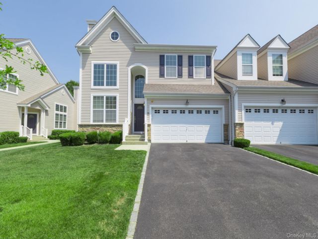  2 BR,  3.00 BTH &nbsp;Condo style home in Center Moriches