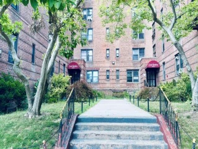  1 BR,  1.00 BTH &nbsp;Other style home in Flushing