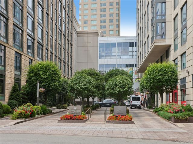 [White Plains Real Estate, listing number 7307973]