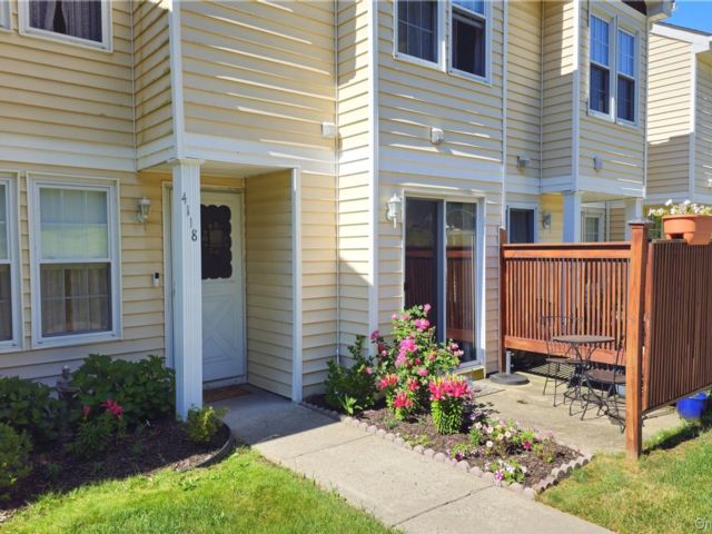  2 BR,  2.00 BTH &nbsp;Condo style home in Chester