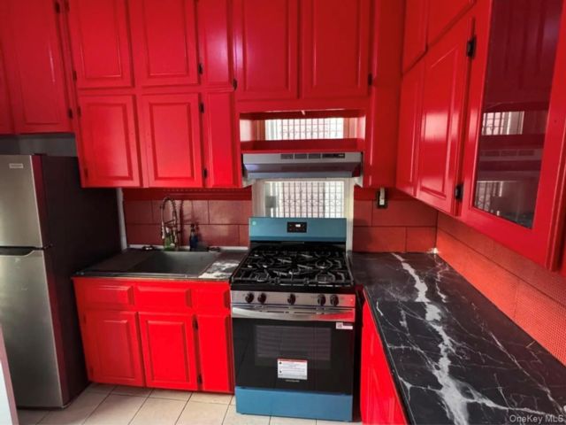  2 BR,  1.00 BTH &nbsp;Contemporary style home in Canarsie