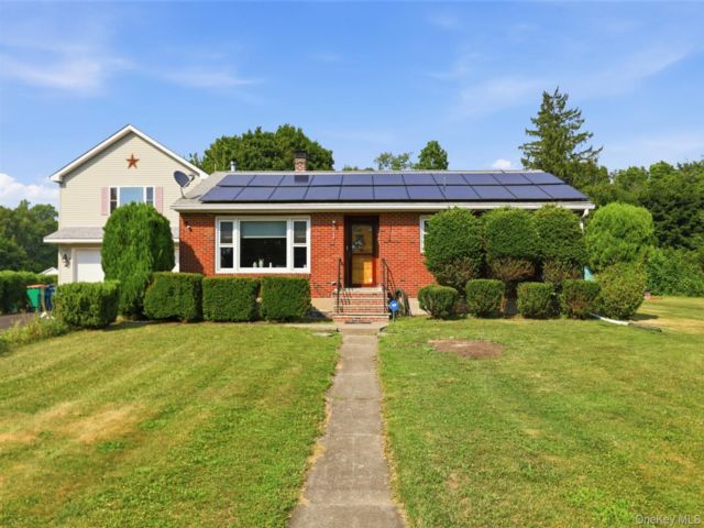  3 BR,  3.00 BTH &nbsp;Exp ranch style home in Fishkill