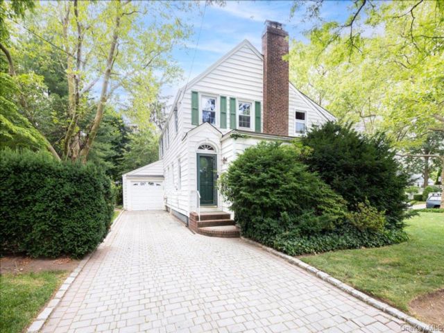  3 BR,  2.00 BTH &nbsp;Other style home in Stewart Manor