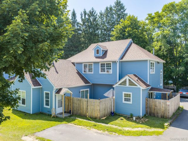 Studio,  0.00 BTH &nbsp;Row dwelling style home in Port Jervis