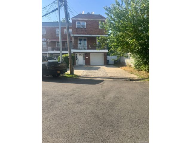  4 BR,  2.00 BTH &nbsp;Other style home in Bellerose