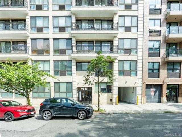  3 BR,  2.00 BTH &nbsp;High rise style home in Rego Park
