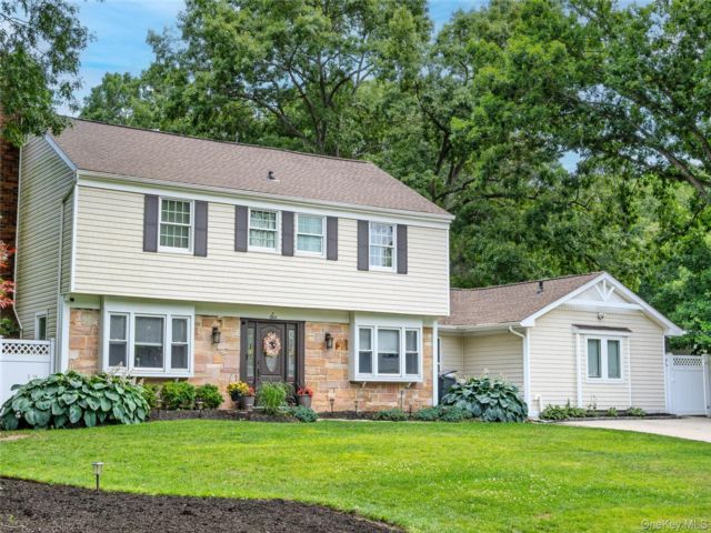 [Stony Brook Real Estate, listing number 7308198]