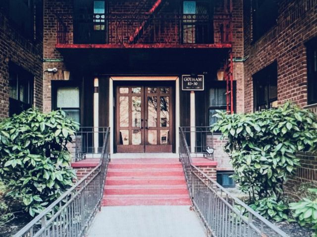  2 BR,  1.00 BTH &nbsp;Other style home in Woodhaven