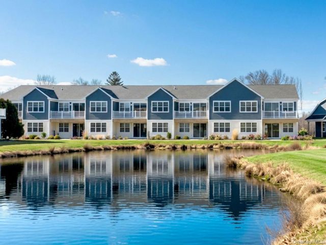 [Moriches Real Estate, listing number 7308345]