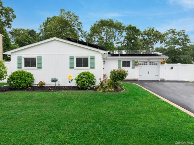 [Shirley Real Estate, listing number 7308384]
