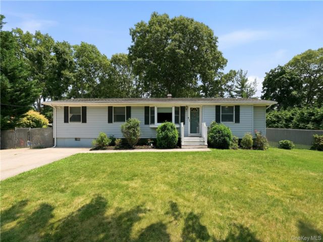 [East Setauket Real Estate, listing number 7308390]