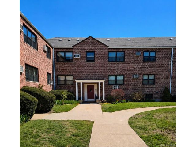 [Howard Beach Real Estate, listing number 7308489]