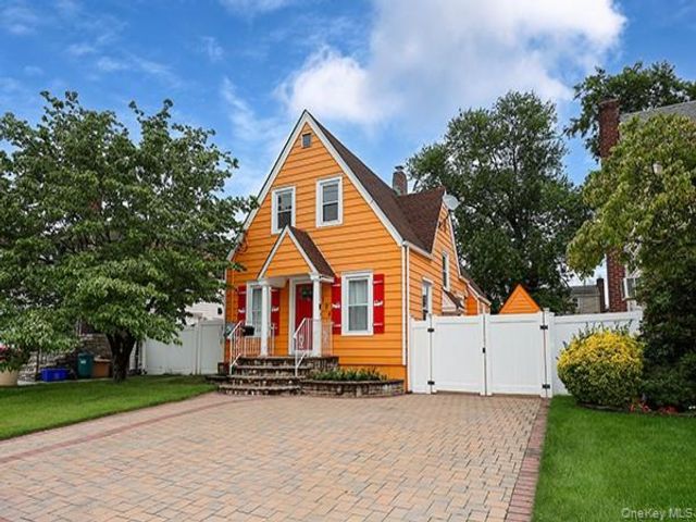 [Hempstead Real Estate, listing number 7308568]