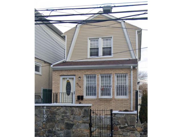 [Wakefield Real Estate, listing number 7308579]