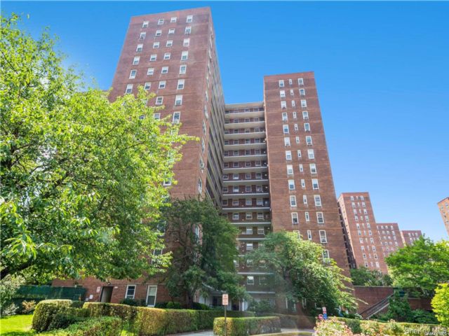 Studio,  1.00 BTH &nbsp;Includes legal  style home in Rego Park