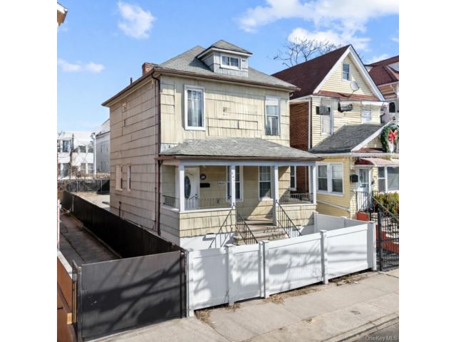 [Wakefield Real Estate, listing number 7308643]