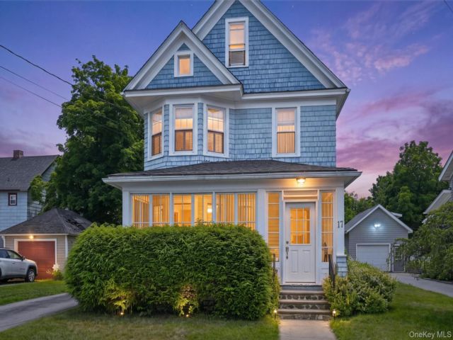  3 BR,  1.00 BTH &nbsp;Colonial style home in Port Jervis