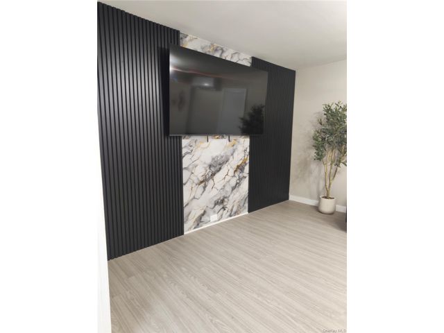 [PHOTO]