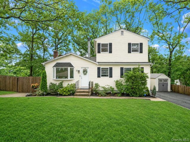 [Sound Beach Real Estate, listing number 7308855]