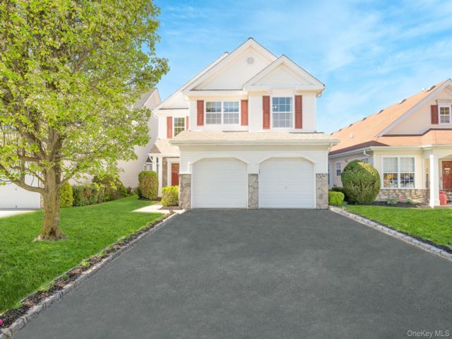  4 BR,  3.00 BTH &nbsp;Other style home in Middle Island