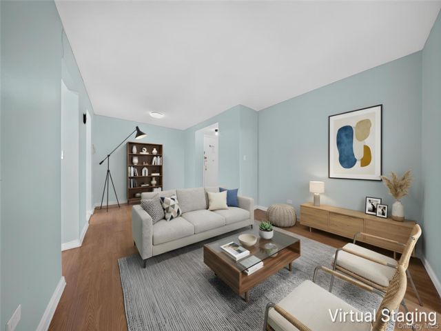  1 BR,  1.00 BTH &nbsp;Condo style home in Elmhurst