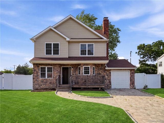 [Selden Real Estate, listing number 7308961]