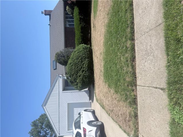  3 BR,  2.00 BTH &nbsp;Ranch style home in Oceanside