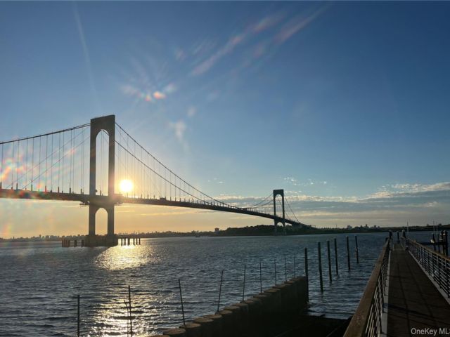 [PHOTO]