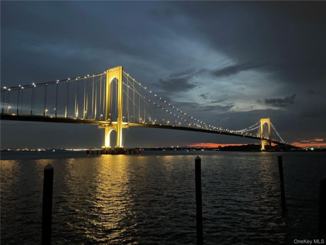 [PHOTO]