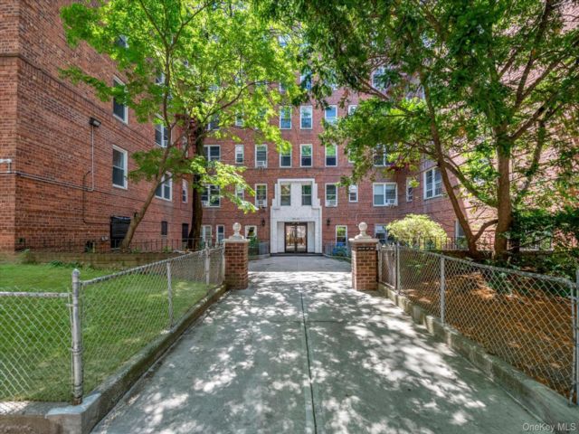 [Flushing Real Estate, listing number 7309111]