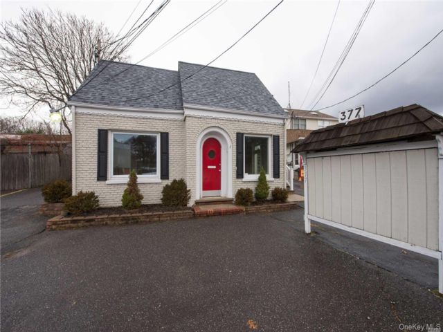 Studio,  0.00 BTH &nbsp;Commercial style home in Northport