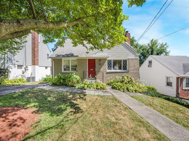  4 BR,  2.00 BTH &nbsp;Cape cod style home in Yonkers