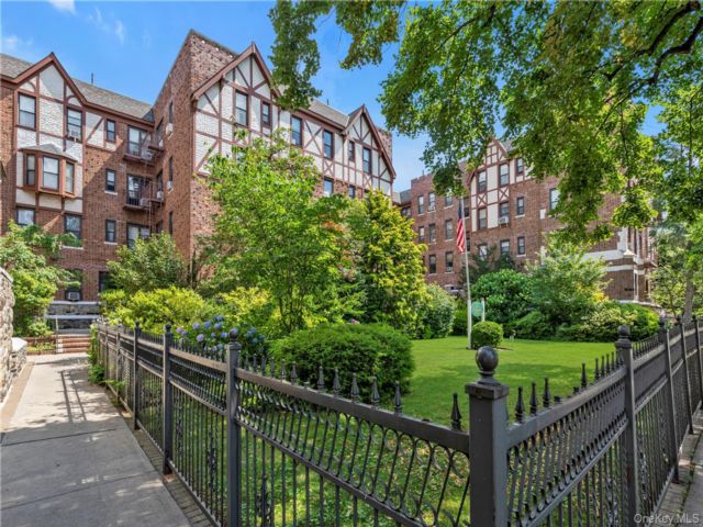 Studio,  1.00 BTH &nbsp;Other style home in Whitestone