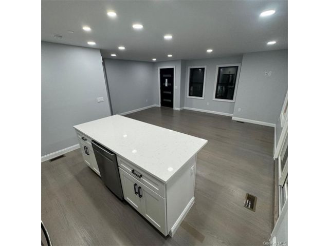 [PHOTO]