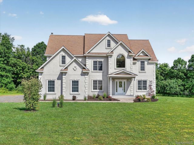  4 BR,  3.00 BTH &nbsp;Colonial style home in Campbell Hall
