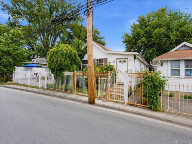  3 BR,  2.00 BTH &nbsp;Other style home in Cornell